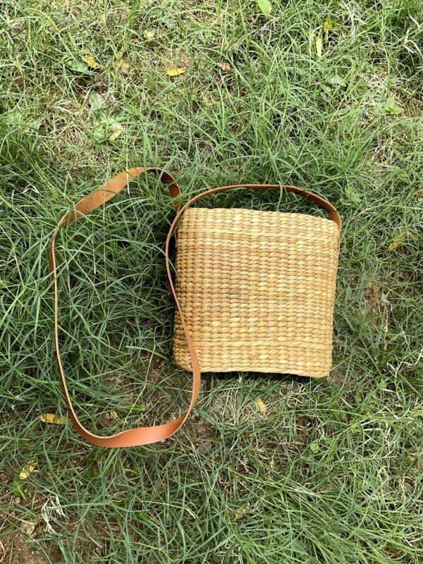 Iris Kauna Grass Shoulder Bag